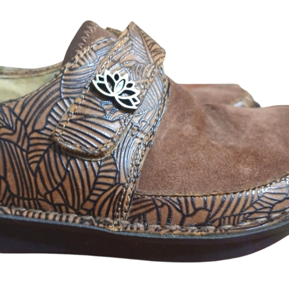 Alegria Engraved Brown Suede Mule Clogs Women's size 6 - Picture 7 of 13